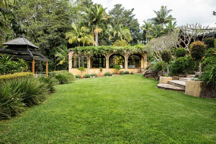 Retreat in the Byron Hinterland gallery image 3