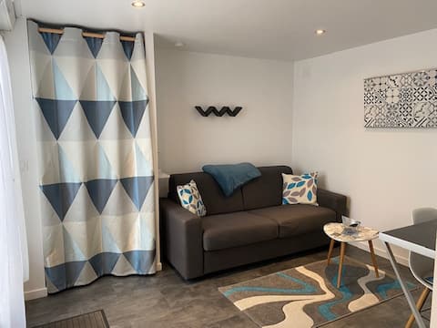 Propriété Airbnb réussie: The Studio Annex in the property, private parking à Yonne