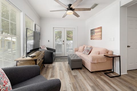 Top performing Airbnb: Beach Cottage-Large Deck-One short block to beach! in St. Simons