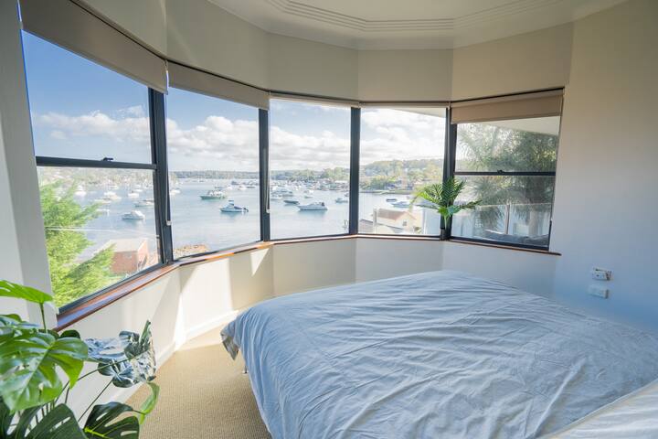 Waterfront 7x Bedroom Apartment w/Jacuzzi gallery image 4