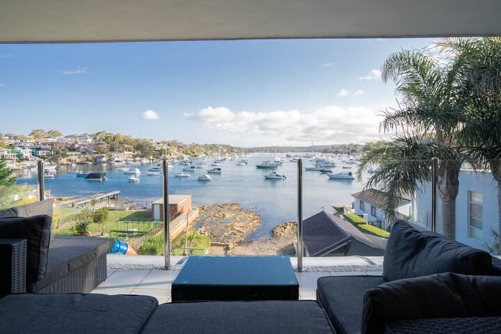 Waterfront 7x Bedroom Apartment w/Jacuzzi gallery image 5