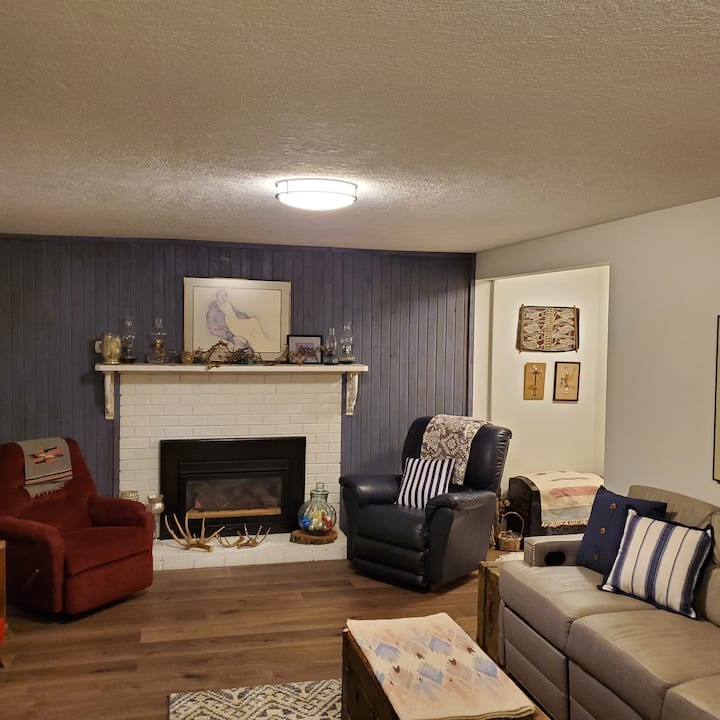 Gashaard en woonkamer.