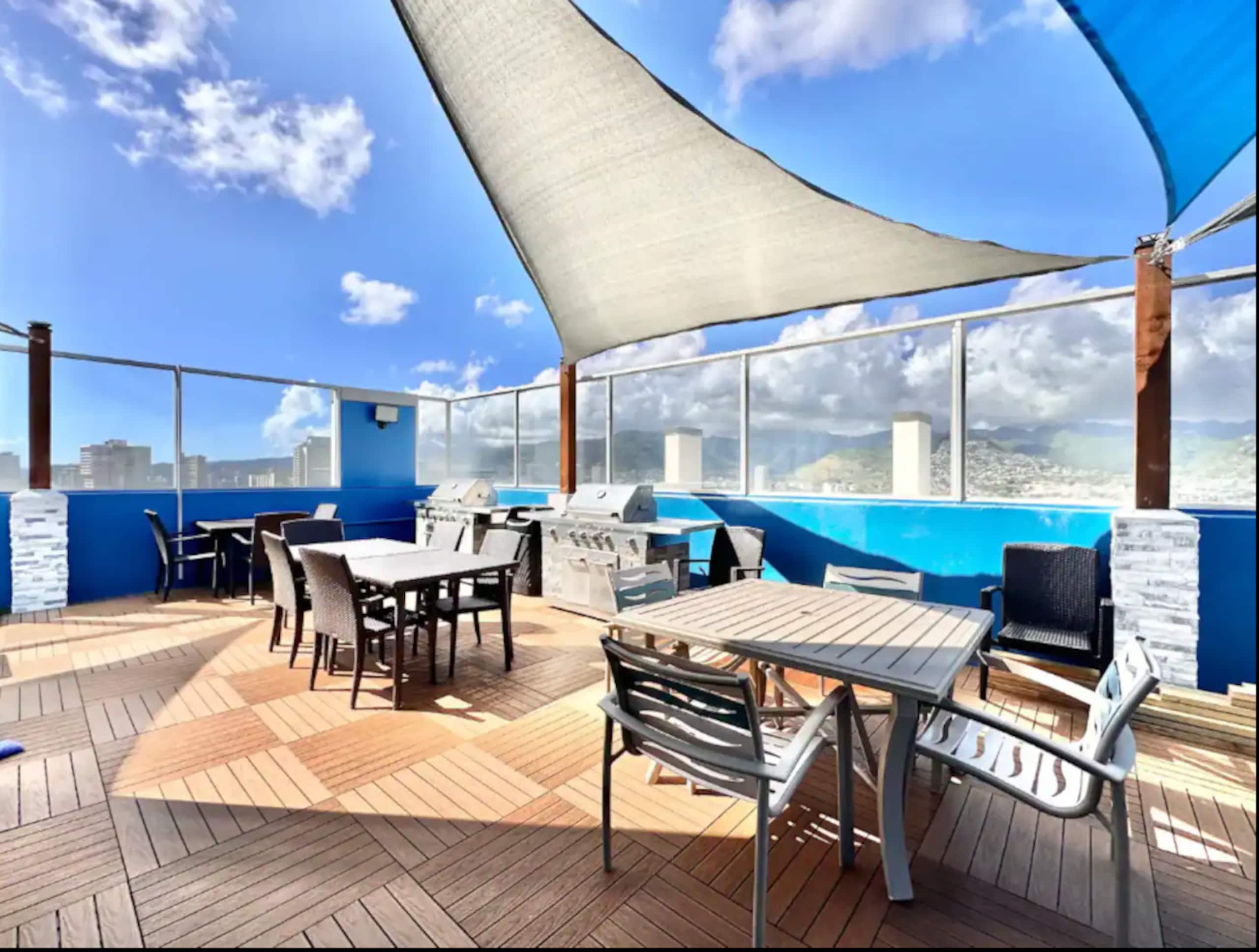 Condo in Honolulu · ★4.94 · 1 bedroom · 2 beds · 1 private bath - Image 6