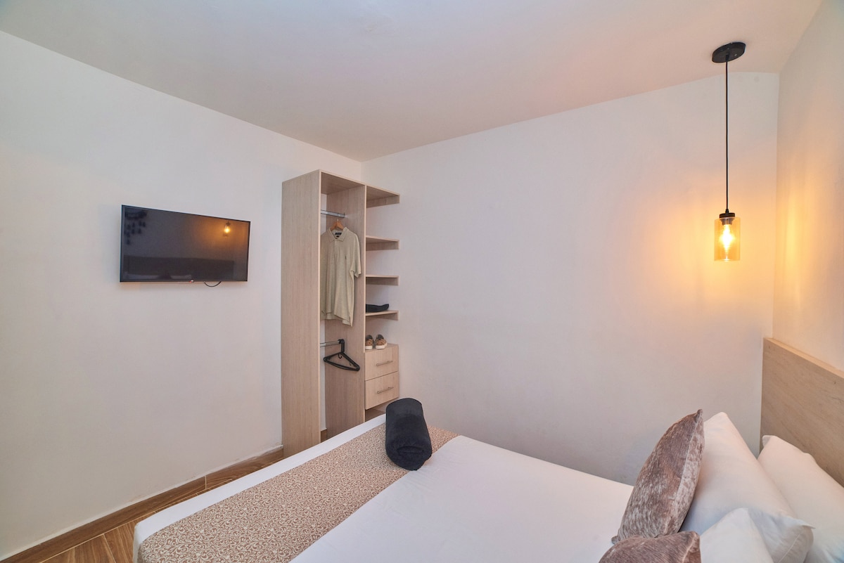 Chumba cha 2 cha kujitegemea kilicho na runinga janja, kabati la nguo