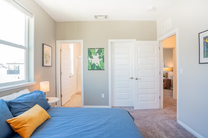 მე-2 საძინებელი ზედა დონეზე 