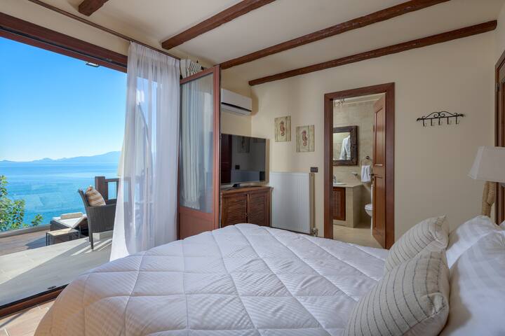 Villa Paradise Haraki- Jaccuzi & Hammam gallery image 4