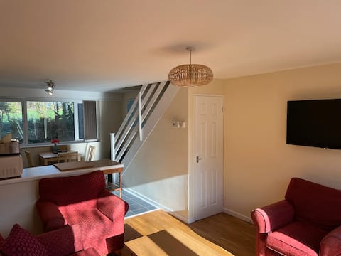 Entire 2 bedroom house in a great Cornish location
