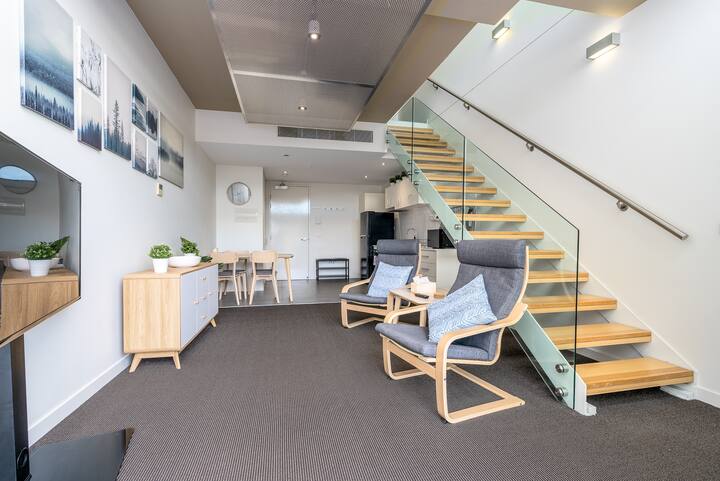 Bright Loft-style Apt With Gorgeous View - Canberra