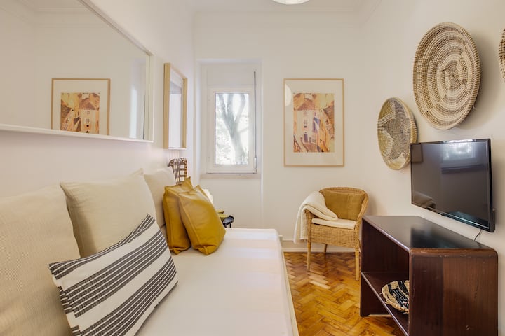 Family Tailor Made Flat In Areeiro - Loures