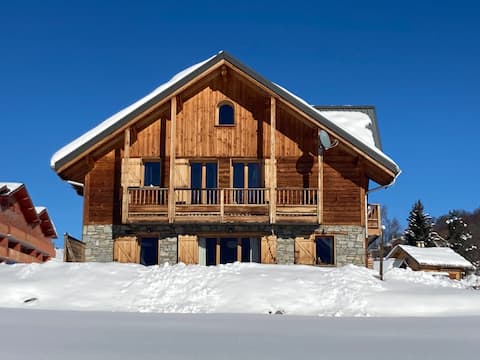 Chalet le Zenith in the Hearts of the Mountains