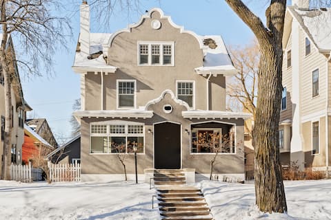 Premier modern 5 bed room 5 bath new construction