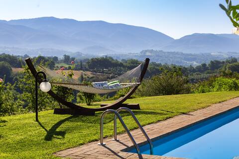 Villa with pool airco wifi close to Rome 7 guests