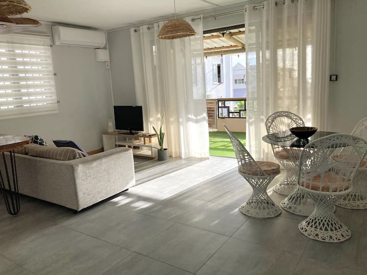 Cozy 2 Bedrooms Apartment - Mauricius