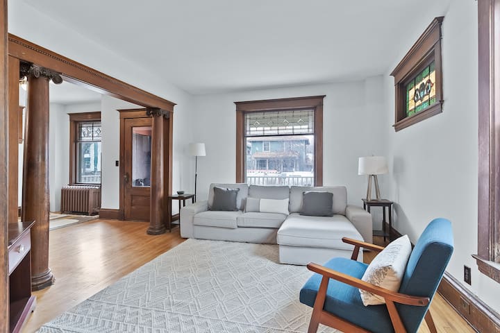 Uptown Girl: Hot Tub, convent center, near US Bank