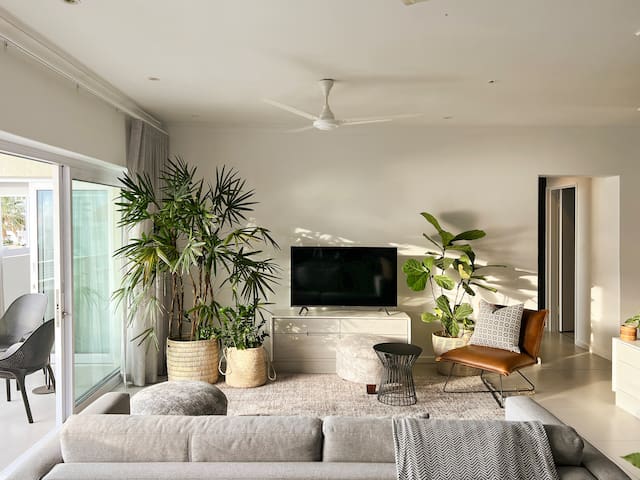 Contemporary Clifton Apartment – Number 5104