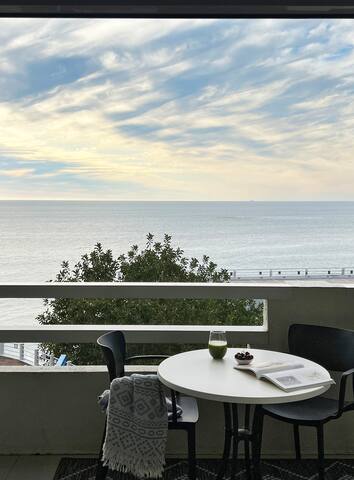 Contemporary Clifton Apartment – Number 5104 gallery image 4