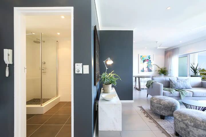 Contemporary Clifton Apartment – Number 5104 gallery image 5