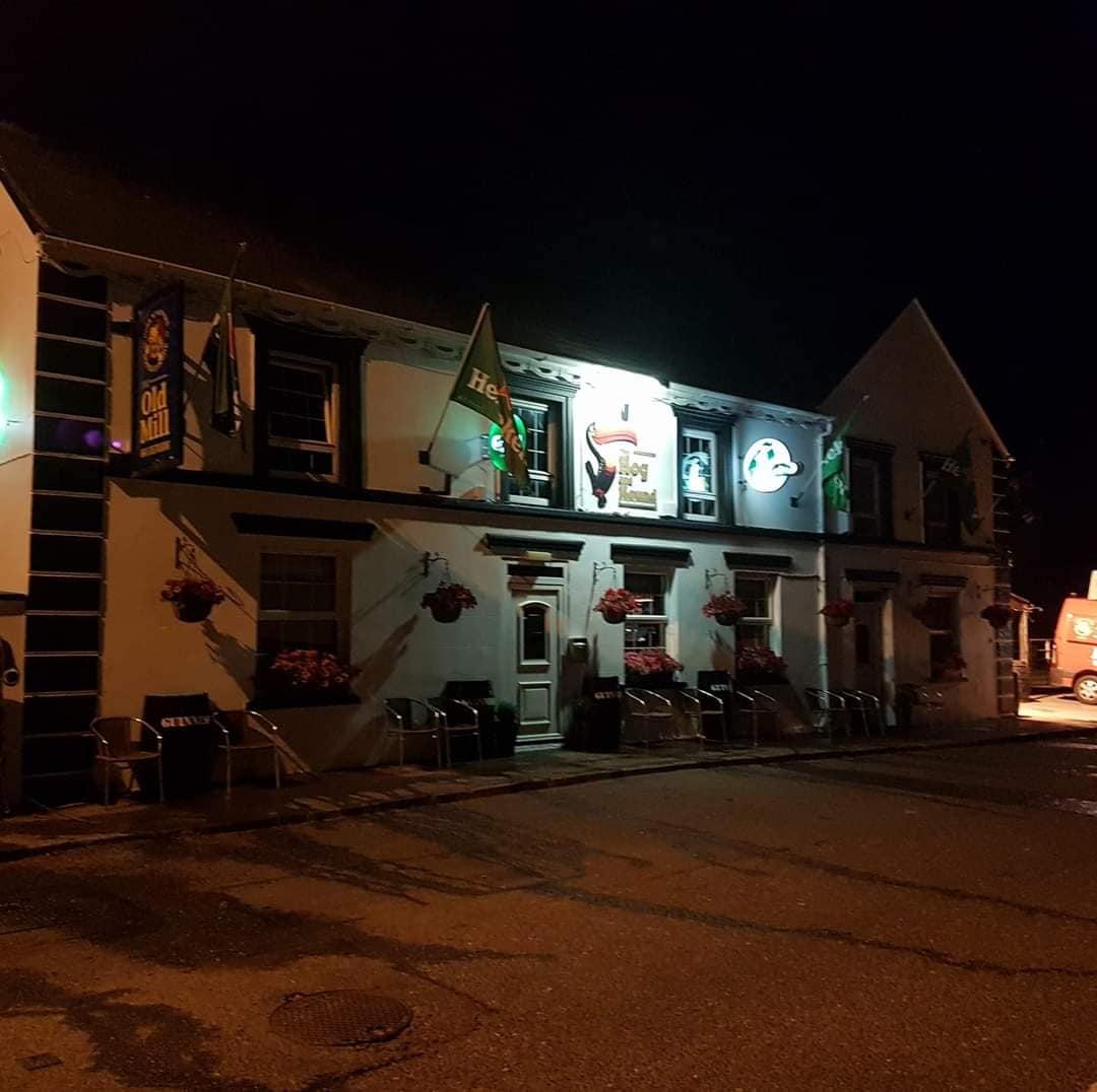 Listing image 2 at 4 bedroom apartment over rural pub in Ireland