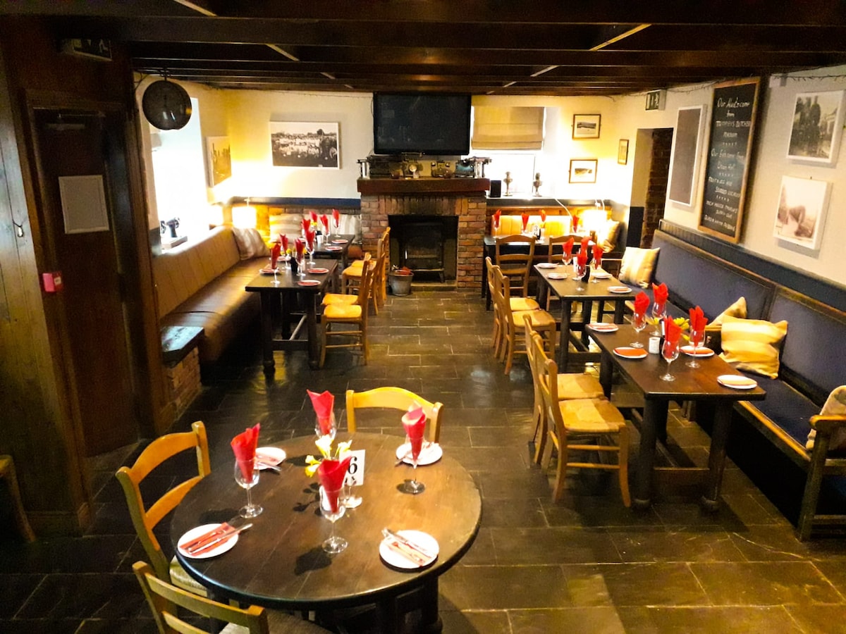 Listing image 4 at 4 bedroom apartment over rural pub in Ireland