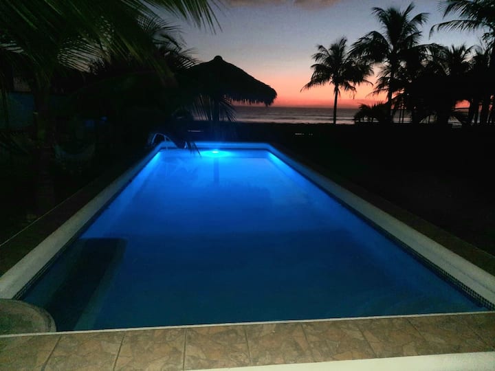 Casa Praga 4/4 Beachfront pool private beach Vacation homes for Rent in Pochomil Viejo