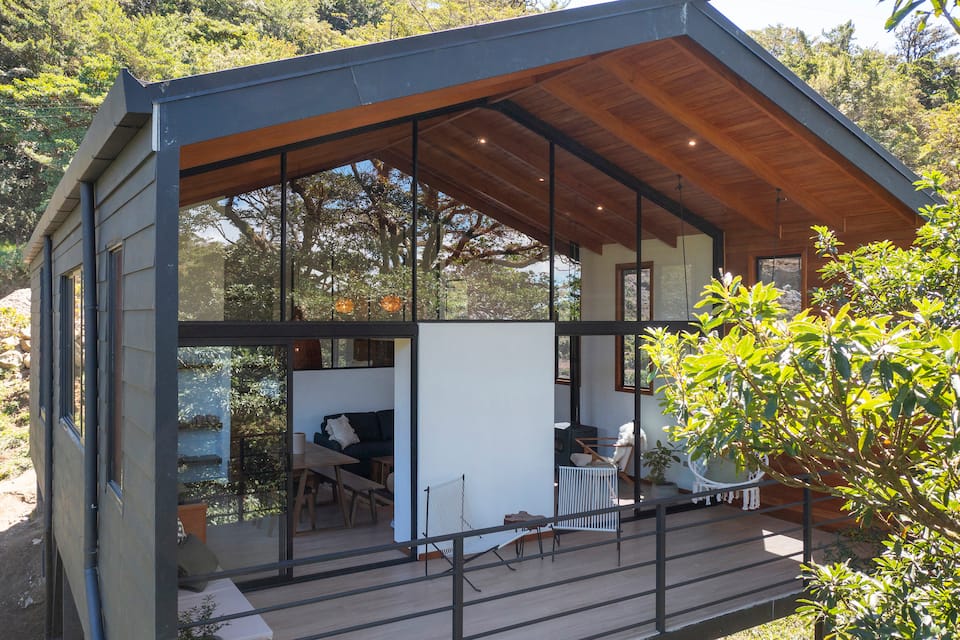 A treetop house in the Monteverde cloud forest, Monteverde, Puntarenas, Costa Rica, photo 9 of 10
