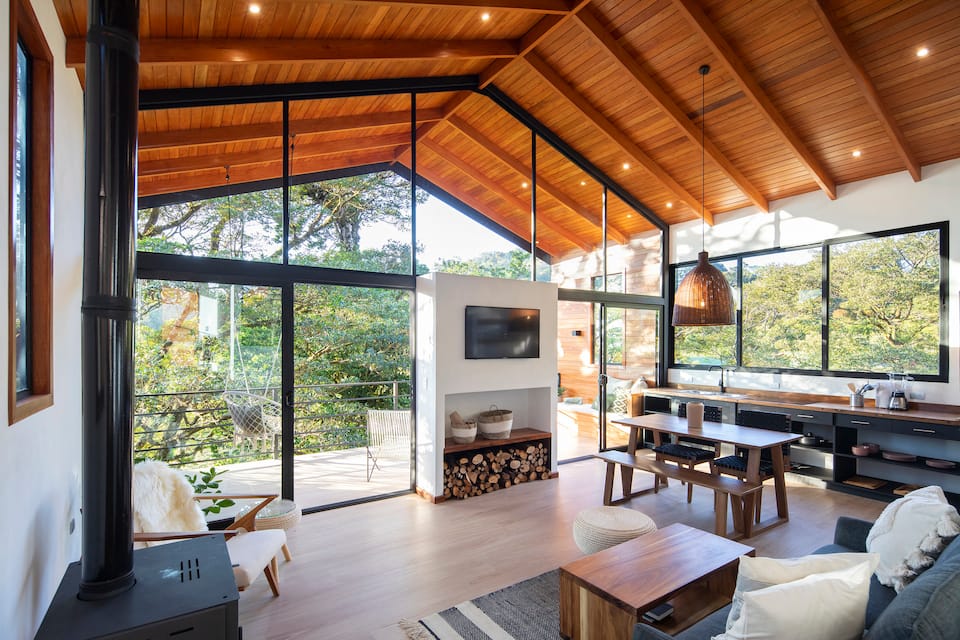 A treetop house in the Monteverde cloud forest, Monteverde, Puntarenas, Costa Rica, photo 4 of 10