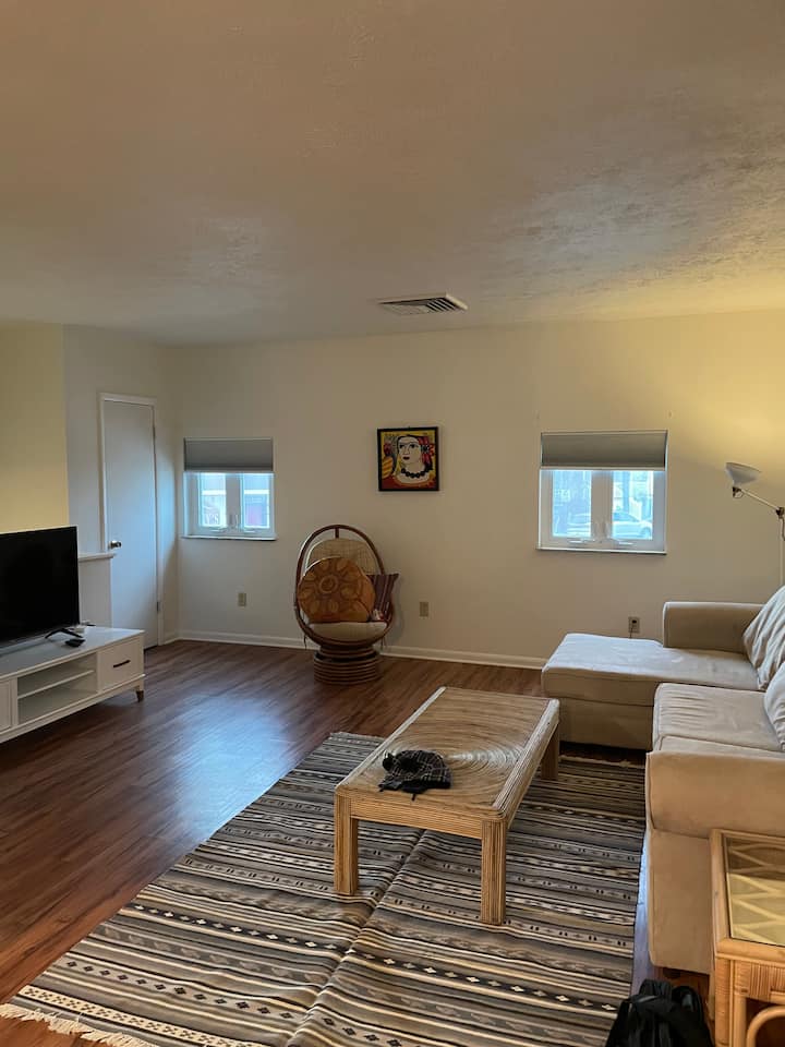 1 bedroom and 1 bath Pets Fenced in yard! Houses for Rent in