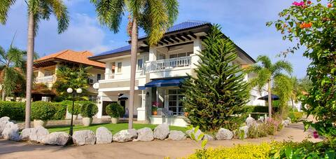 Wonderful Villa for Family & Friends near beach.