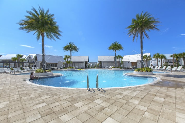 End Of April Deal! 30a Heated Pool Sleeps 6