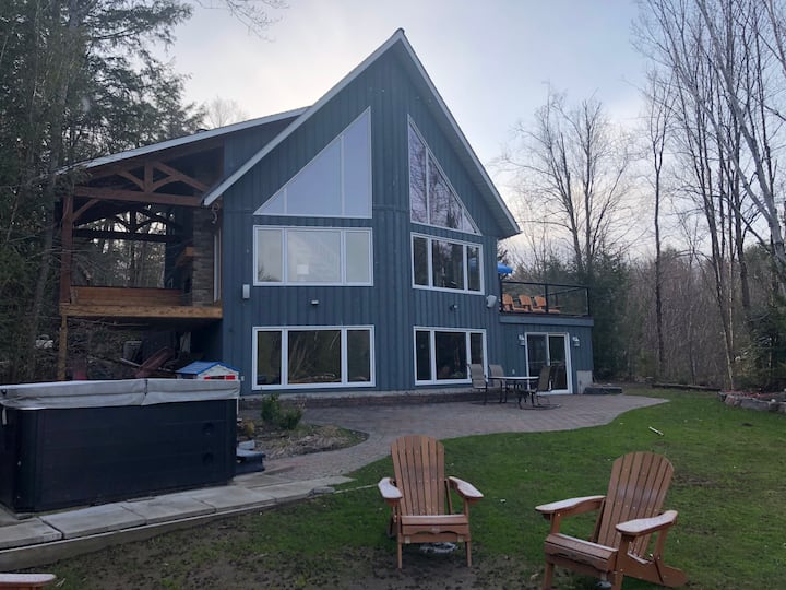 Camp David Beautiful five bedrooms Private beach Cottages for Rent in Kearney, Ontario