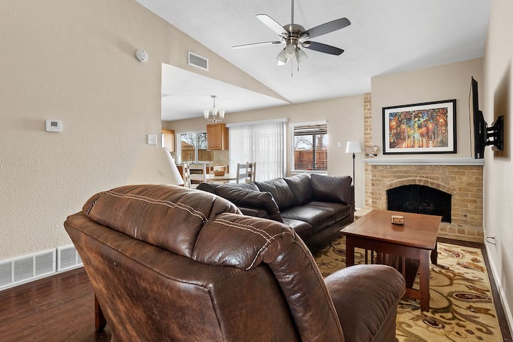 Cozy 3-bdrm Dog Friendly Home N Quiet Neighborhood - Richardson, TX