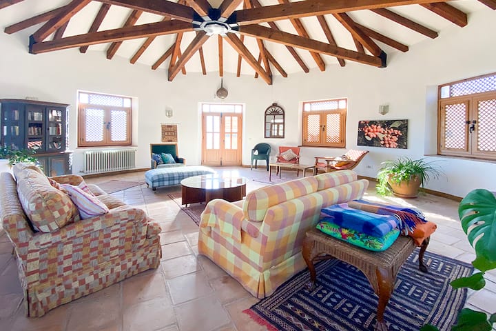Stunning Andalusian Villa | Pool, Padelcourt&views - Dúrcal