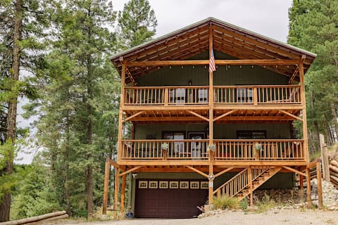 Mystic Forest Lodge — Superb Vistas & Media Room!