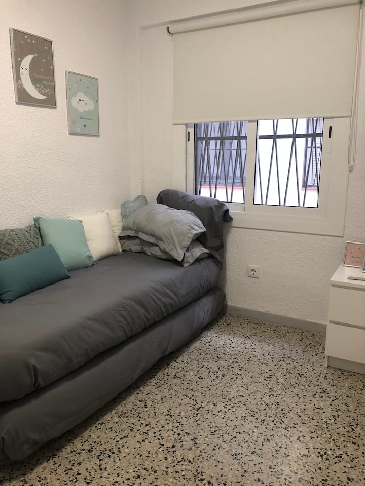 Chumba cha kulala - Dormitorios.  2 vitanda moja - 2 camas individuales.