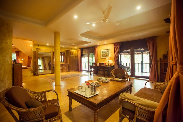 Shahi Suite