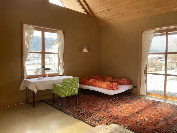 Un poste de travail avec wifi est bien sûr là.