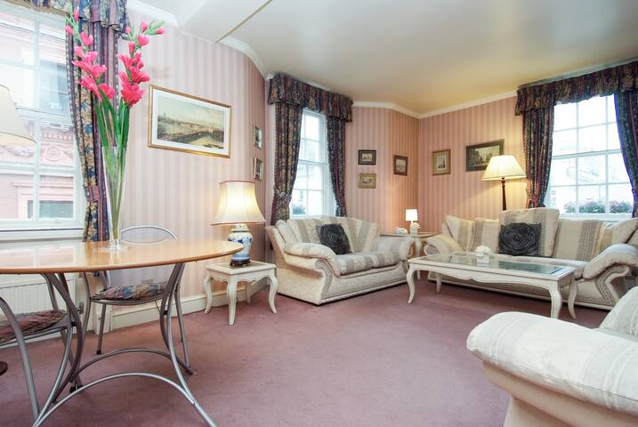 Bedford Street gallery image 2