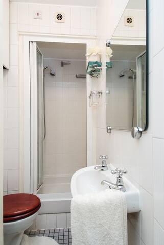 Bedford Street gallery image 5