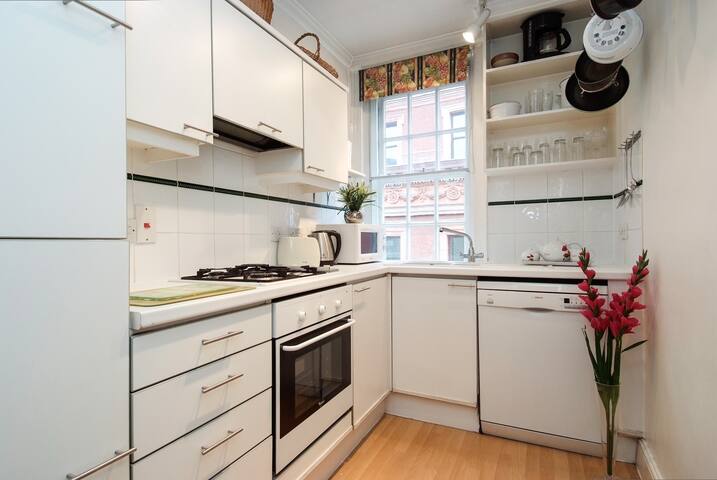 Bedford Street gallery image 4