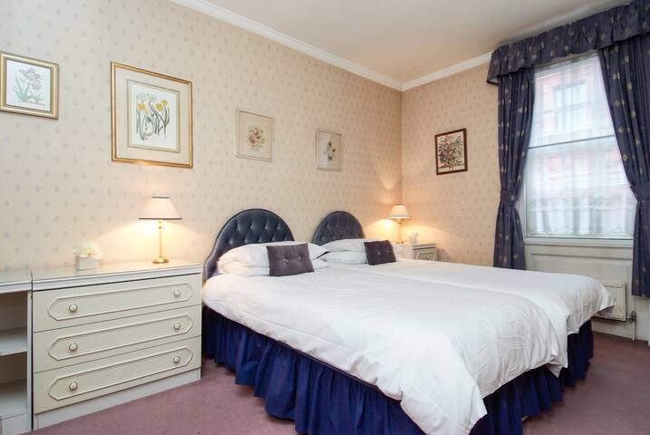 Bedford Street gallery image 3