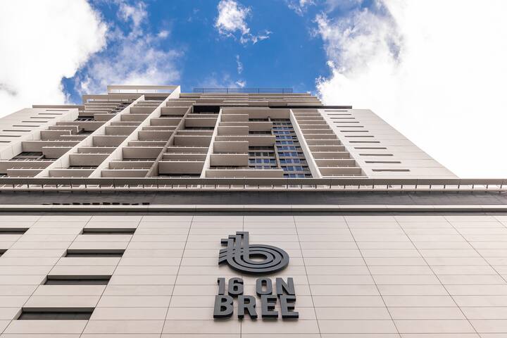 Spacious Family Condo @ 16 on Bree, Cape Town gallery image 3