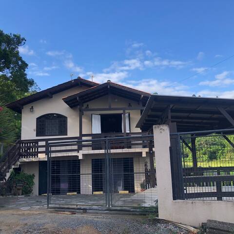 House rental in Alto Perequê