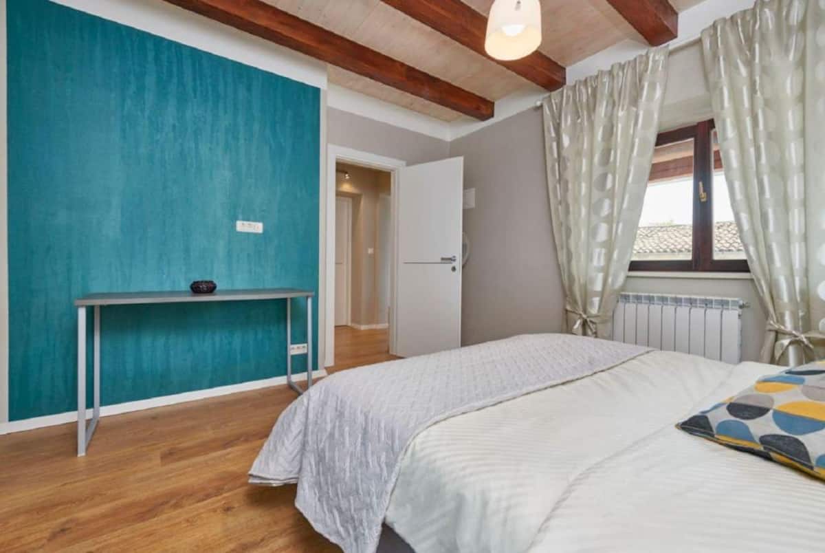 Schlafzimmer 1