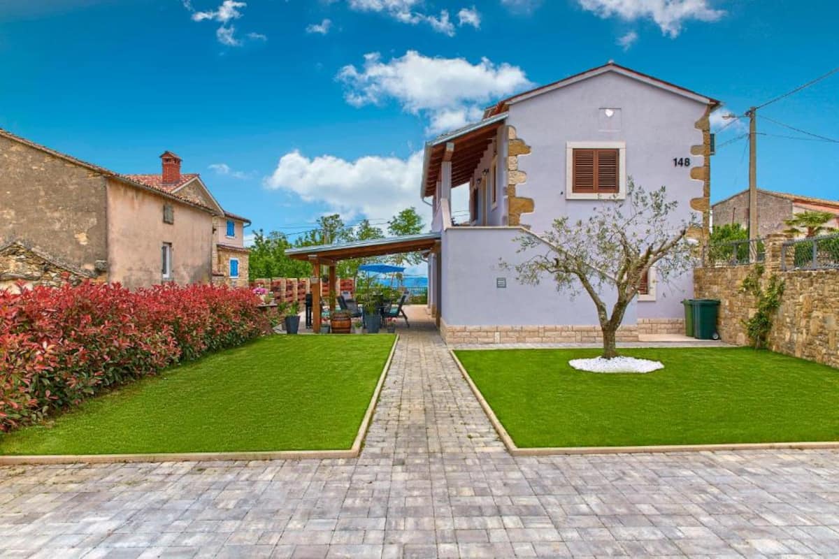 Pool und Terrasse
