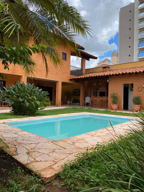 Beautiful house 100 meters from the Shopping Plaza