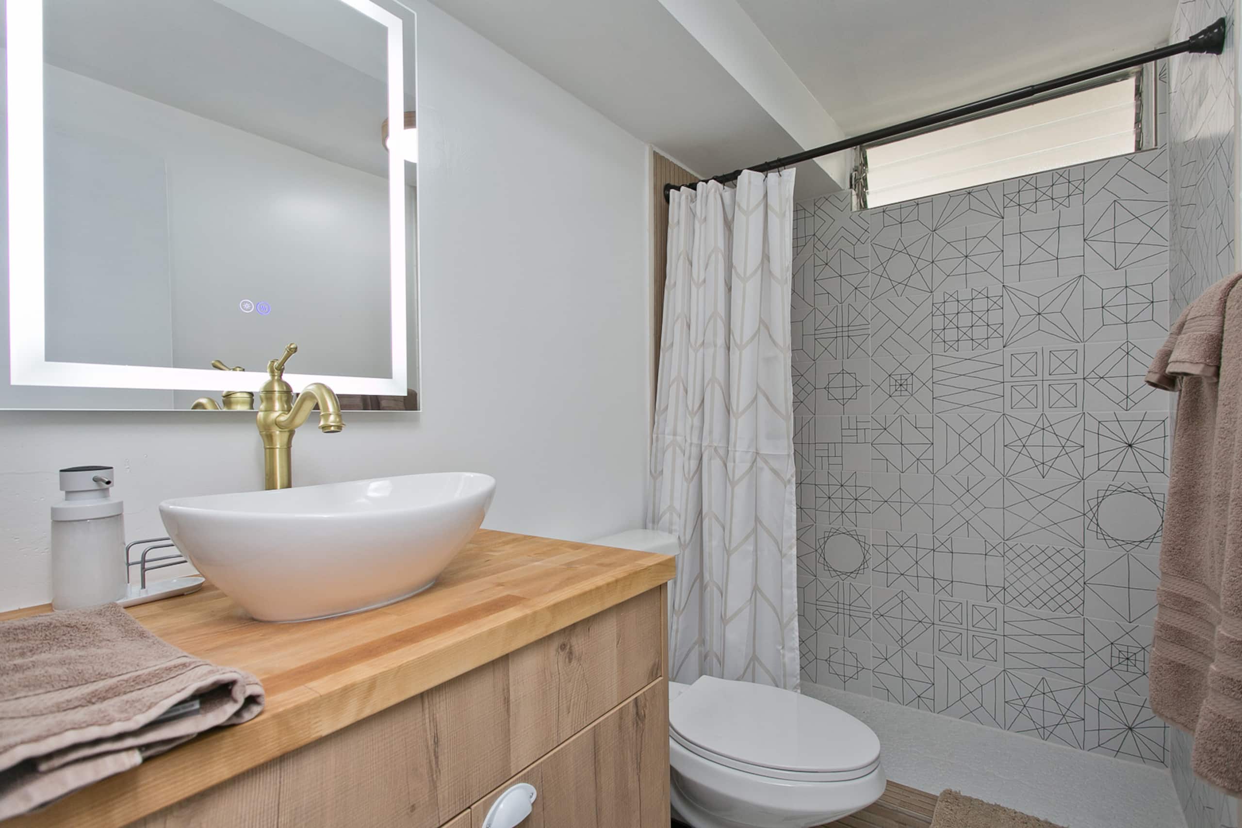 Condo in Honolulu · ★4.71 · 1 bedroom · 1 bed · 1 bath - Image 16