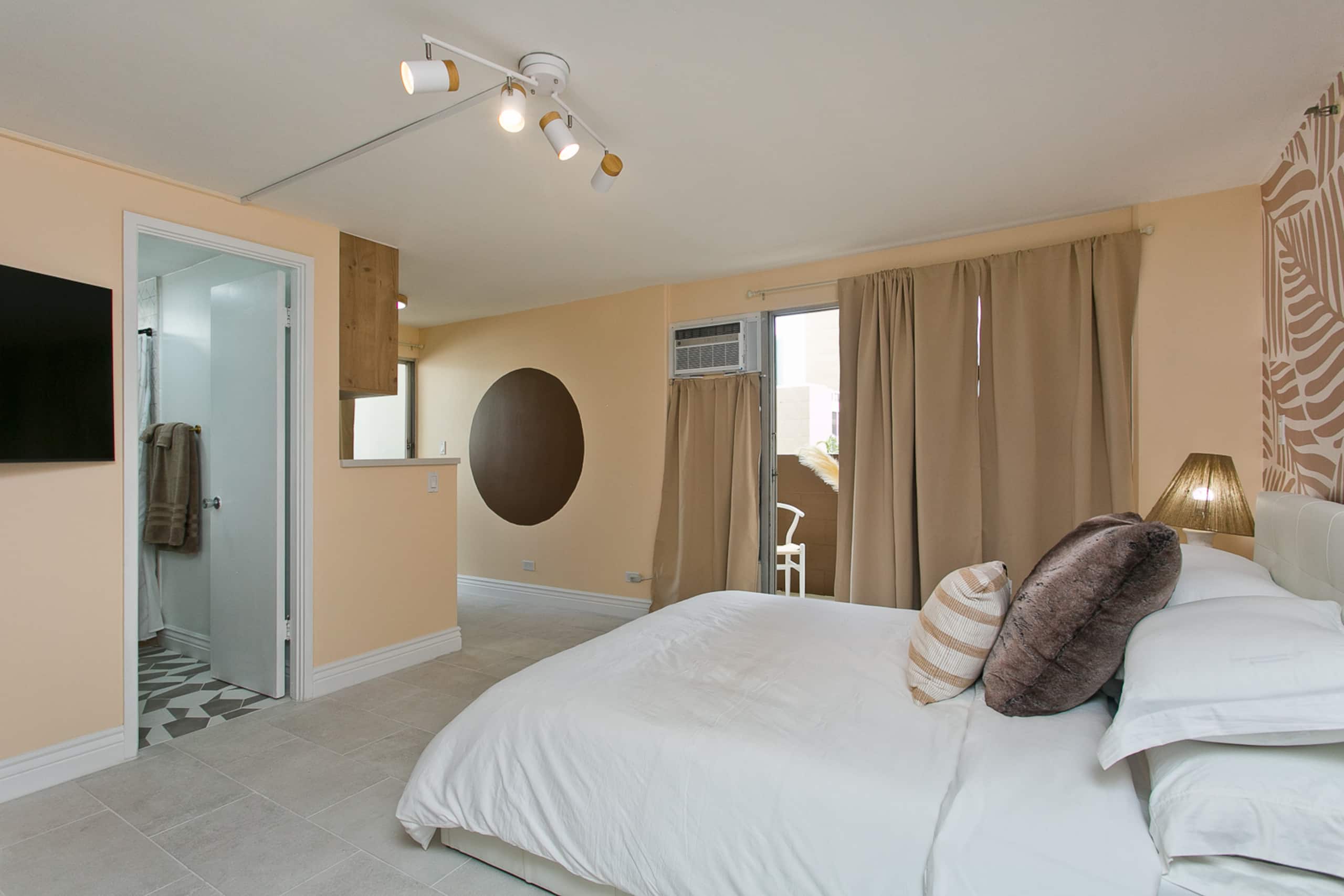 Condo in Honolulu · ★4.71 · 1 bedroom · 1 bed · 1 bath - Image 14