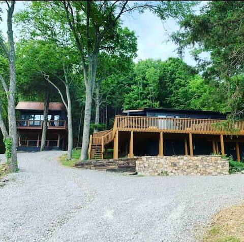 Maple Ridge Lake House with Treehouse on CHL