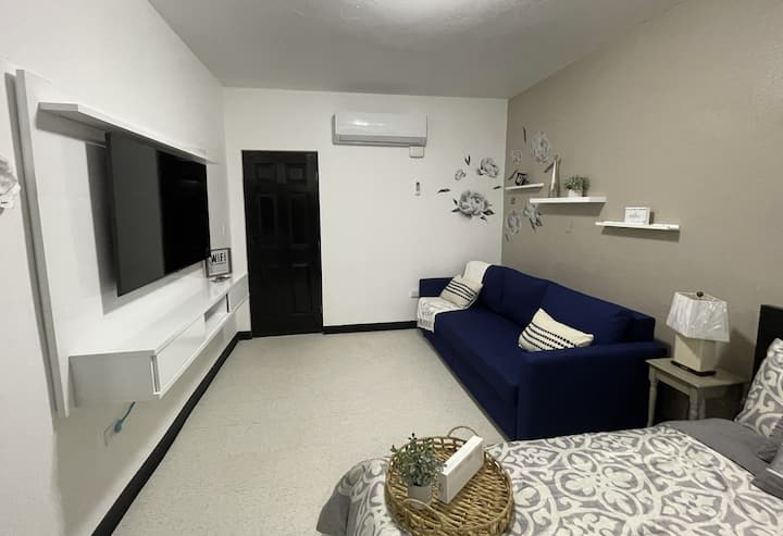 L17-a1: Lovely Studio, Affordable Stay With Style. - Gurabo