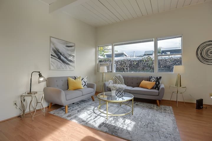 CRA: Lovely Charm in Palo Alto Close to Hi Tech Co gallery image 3